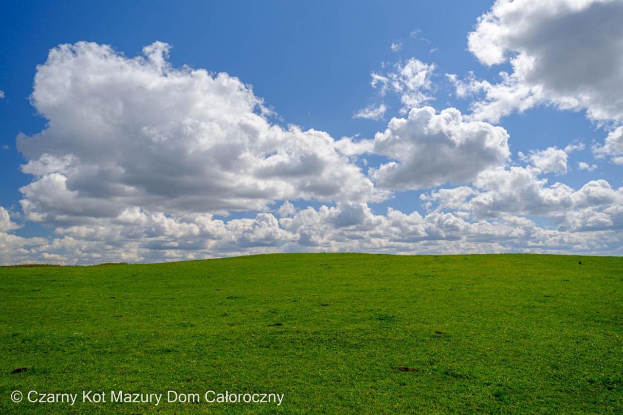 Czarny Kot Mazury Dom Caloroczny Malkinie Exterior foto